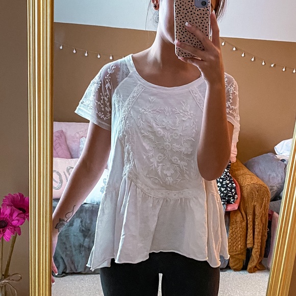 Altar'd State Tops - Altar’d State White Lace Peplum Short Sleeve Top L